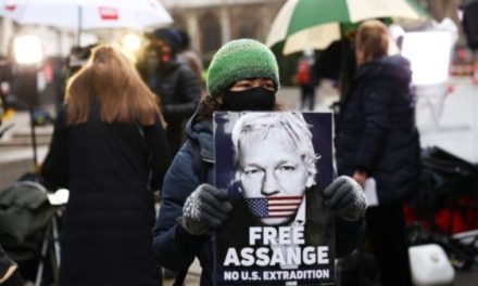 Assange puede regresar a Australia cuando termine proceso legal