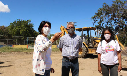 Alcaldesa Miriam Pardo supervisó inicio de obras de construcción de cancha de Fútbol 5 en el municipio Sucre
