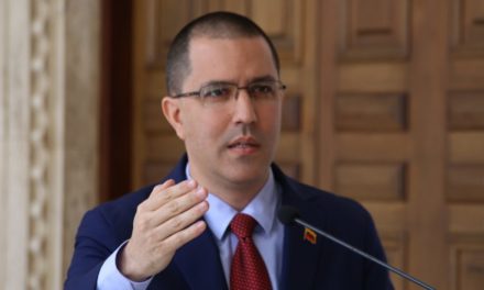 Venezuela denuncia grosera injerencia del gobierno de Reino Unido en los procesos internos del país
