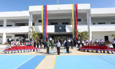 Gobernador Marco Torres entregó útiles escolares a funcionarios de Policía de Aragua