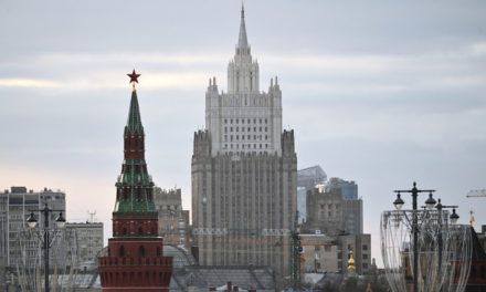Ministerio de Asuntos Exteriores de Rusia insta a EE.UU. a dejar de interferir en sus asuntos internos