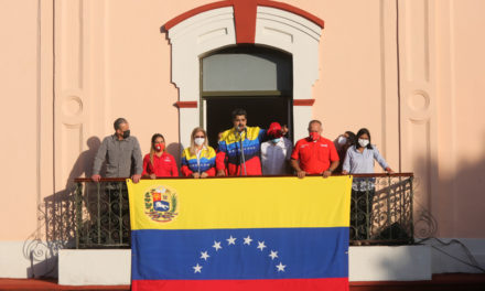 Presidente Maduro anunció discusión de Ley del Parlamento Comunal y Ciudades Comunales