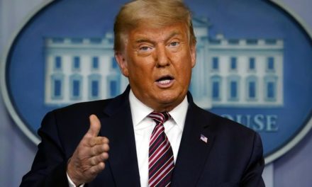 Trump ratificó suspensión de visas a inmigrantes hasta marzo