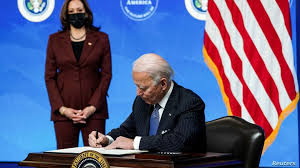 Biden firmó orden ejecutiva para que el Gobierno Federal compre productos fabricados en EE.UU.