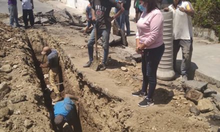 Alcaldía de Bolívar sustituye colectores de aguas servidas en La Calera y Zamora