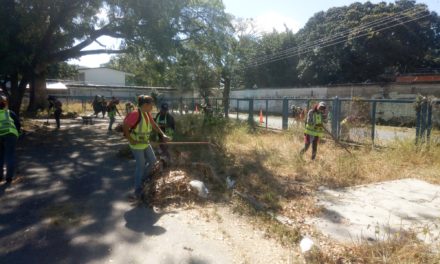 Ejecutivo regional efectúa labores de mantenimiento y limpieza en Prados de La Encrucijada en el municipio Sucre