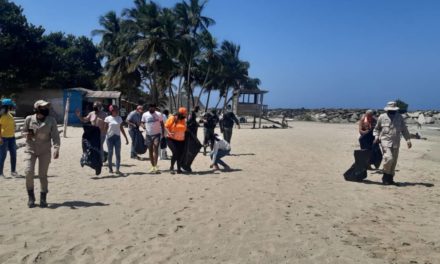 Ejecutivo regional realizó jornada de saneamiento ambiental en costas aragüeñas