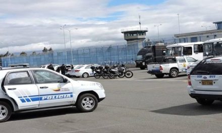 Motines en cárceles de Ecuador dejan 62 reclusos fallecidos