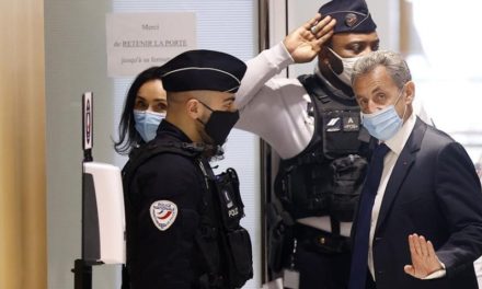 Condenan a prisión a expresidente de Francia por corrupción y tráfico de influencias