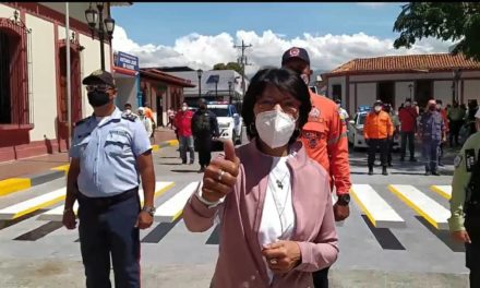 Equipo multidisciplinario inició jornada de desinfección preventiva en el casco central de Cagua