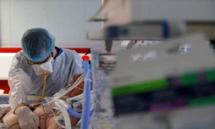 Francia registró aumento de pacientes hospitalizados y en cuidados intensivos por Covid-19