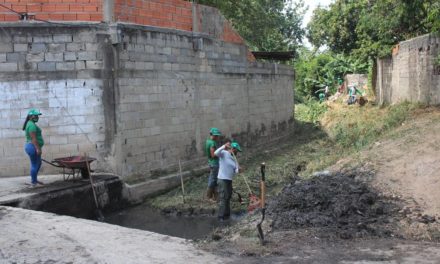 Alcaldía de Mariño inició trabajos de limpieza en canal de La Gallera