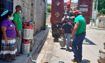 Aragua Gas distribuyó 480 cilindros en comunidades Autoconstrucción Vega I y II en el municipio Sucre