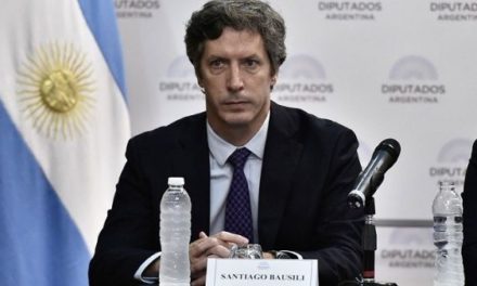 Procesan en Argentina al exsecretario de Finanzas de Macri