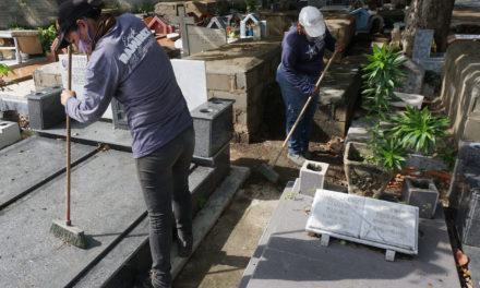 Alcaldía de Lamas realiza limpieza y mantenimiento del cementerio municipal