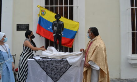 Alcaldía de Mariño obsequió estatua del Dr. José Gregorio Hernández a la Iglesia Nuestra Sra. de La Candelaria