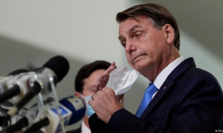 Multaron al presidente de Brasil por no respetar medidas de bioseguridad