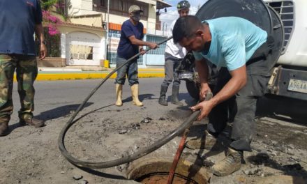 Alcaldía de Zamora realiza labores de limpieza y desazolve en drenajes de Villa de Cura