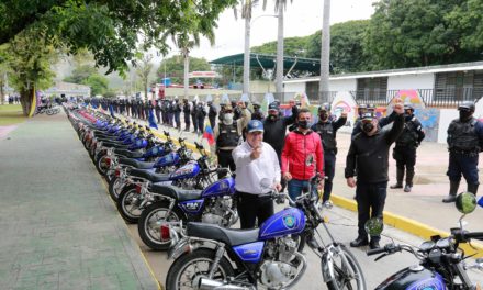 Gobernador Marco Torres entregó 60 motos a la Policía Bolivariana de Aragua