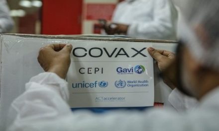 COVAX firmó acuerdo de compra anticipada con fabricantes de vacunas