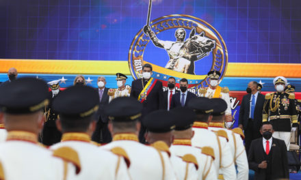 Presidente Maduro ascendió a máximos grados militares a los primeros de cada una de sus promociones
