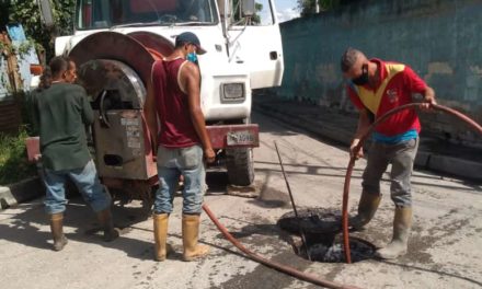Alcaldía realizó destape de colectores de aguas servidas en sector La Lagunita de Linares Alcántara