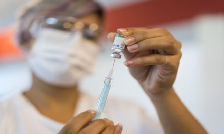 China proporciona más de 700 millones de dosis de vacuna contra COVID-19 a países del mundo