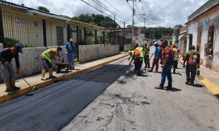 Gobierno de Aragua continúa ejecutando Plan de Bacheo en tu Comunidad en diversas localidades