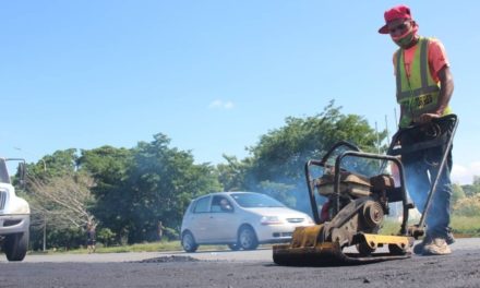 Más de 530 toneladas de asfalto han sido colocadas en arterias viales de Mariño