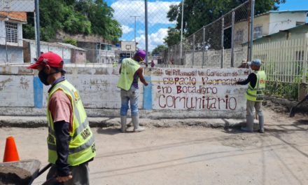 Gobierno de Aragua rehabilita cancha deportiva en Los Naranjos