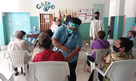 Más de 600 abuelos y abuelas del municipio Bolívar recibieron primera dosis de inmunización contra la Covid-19