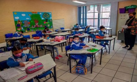 México | 25 millones de estudiantes reiniciaron clases de educación básica de forma híbrida