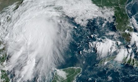 Tormenta tropical Nicholas se convierte en huracán frente a costa de Texas