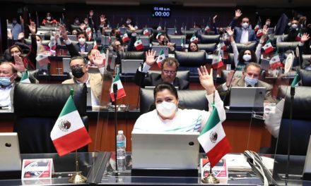 Senado mexicano avala la consulta sobre la revocación de mandato del presidente