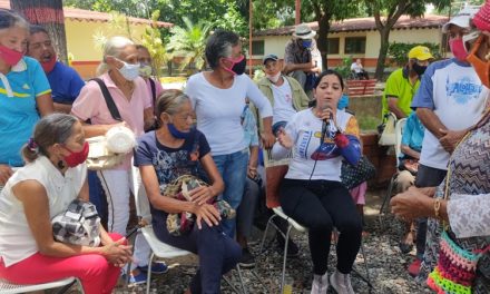 Alcaldesa Joana Sánchez sostuvo encuentro con adultos mayores