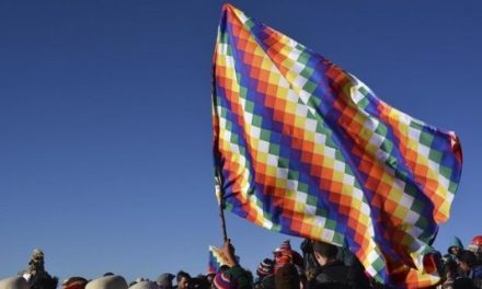 Bolivia abre proceso penal tras ultraje a la Whipala