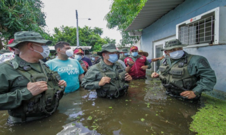 Fuerza armada apoya atención a damnificados por lluvias en Venezuela