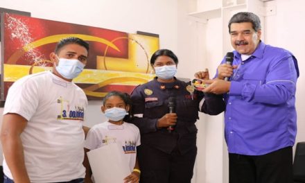 Presidente Maduro encabeza desde estado Miranda la entrega de la vivienda 3.700.000 de la GMVV