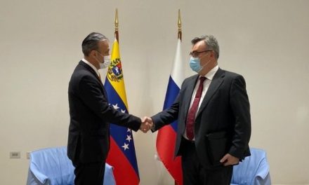 Venezuela y Rusia evalúan mecanismos de cooperación mutuos
