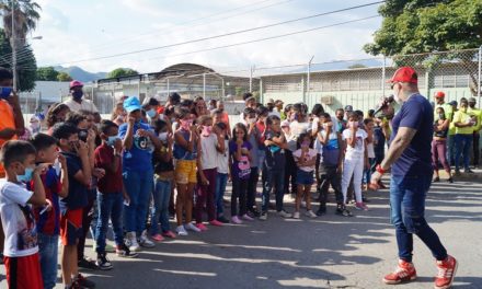 Más de 100 niñas y jóvenes de La Coromoto disfrutaron del Maracay Zona Activa