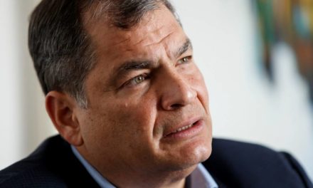Rafael Correa advierte sobre ataques a la democracia y al progresismo