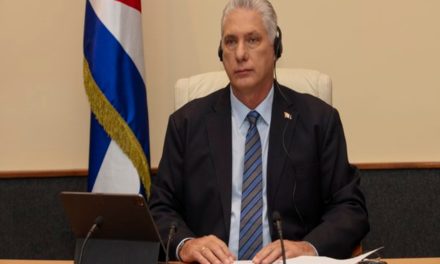 Presidente de Cuba saluda a líderes que participan en la XX Cumbre del ALBA-TCP