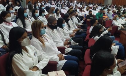 169 Médicos Integrales Comunitarios recibieron carta de culminación