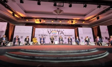 Precandidatos presidenciales de Colombia expusieron propuestas