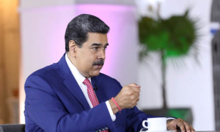 Presidente Maduro: Nosotros le damos la cara al pueblo