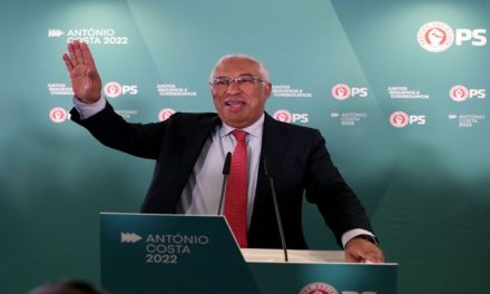 Socialistas se imponen cómodamente en elecciones legislativas en Portugal