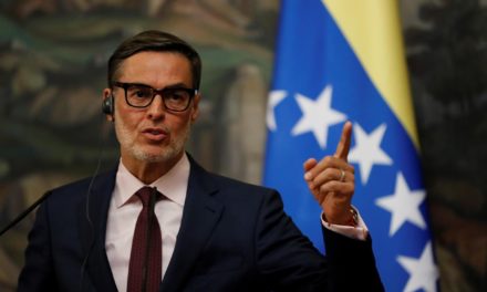 Canciller Plasencia repudia respaldo del gobierno colombiano a Guaidó