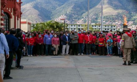 Participantes del Congreso PSUV y JPSUV rinden tributo al Comandante Chávez en Cuartel de la Montaña