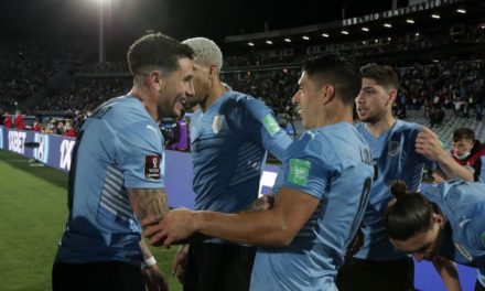 Uruguay vence a Perú y saca pasajes a Qatar