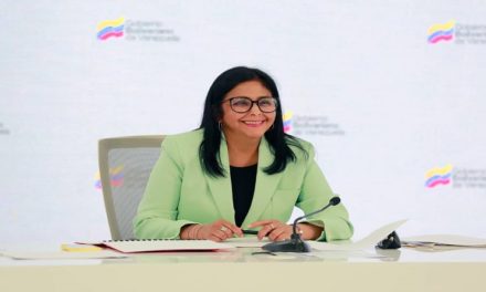 Vicepresidenta Delcy Rodríguez encabeza reunión con CBST en Caracas